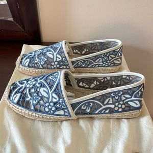 Tory Burch Women’s shoe 9.5. Like new, worn once.